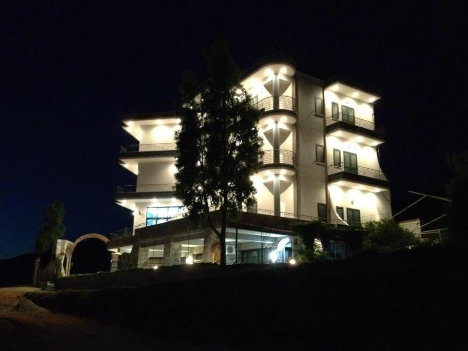 Hotel Artisti Vlorë Eksteriør billede